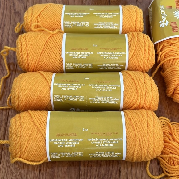 Lot of Four (4) Plus Skeins of Baycrest Sayelle Knitting Worsted in Gala Gold - Picture 3 of 4